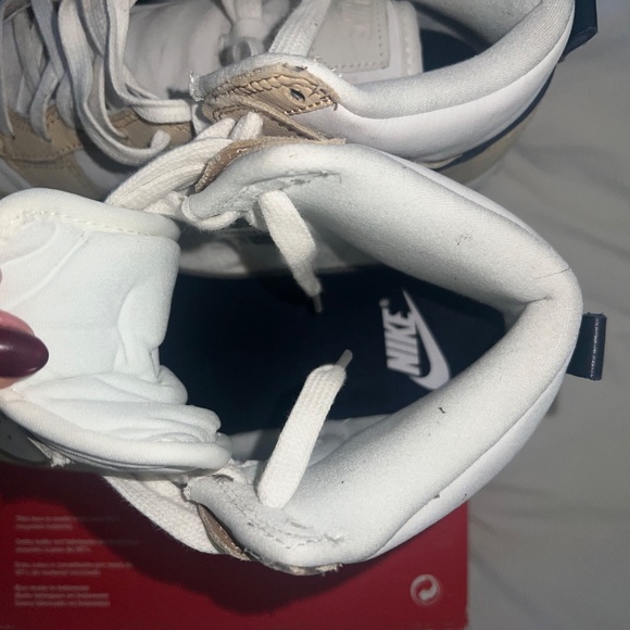 Women’s Nike Dunk High - Picture 8 of 12